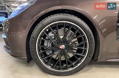 Фастбек Porsche Panamera 2018 в 