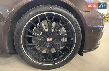 Фастбек Porsche Panamera 2018 в 
