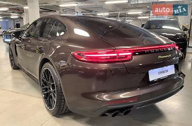 Фастбек Porsche Panamera 2018 в 