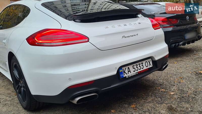 Фастбек Porsche Panamera 2014 в Києві