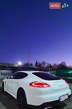Фастбек Porsche Panamera 2014 в Києві