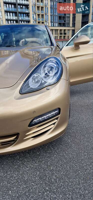 Фастбэк Porsche Panamera 2011 в Виннице