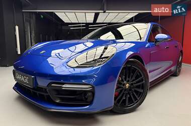Фастбэк Porsche Panamera 2019 в 