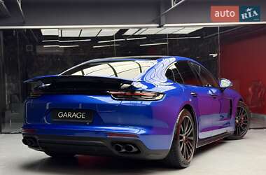 Фастбэк Porsche Panamera 2019 в 