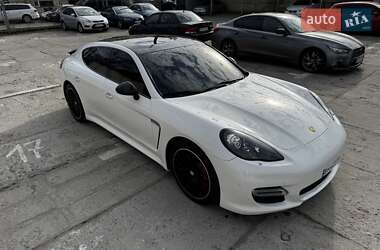 Фастбэк Porsche Panamera 2012 в 