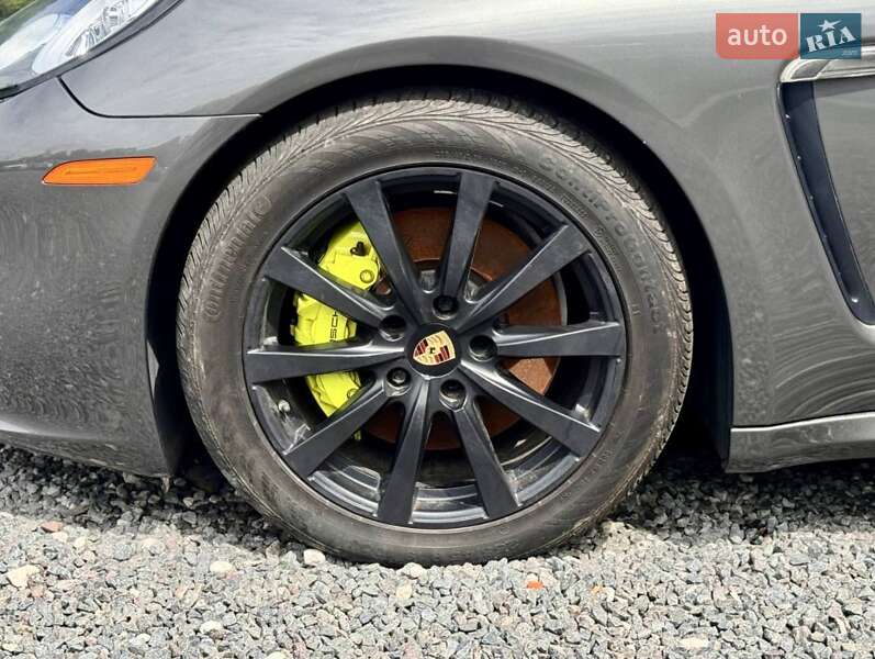 Фастбэк Porsche Panamera 2014 в Киеве фото 7 Фастбэк Porsche Panamera 2014 в Киеве