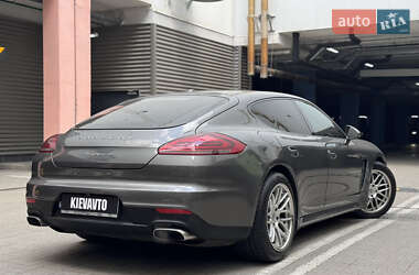 Фастбэк Porsche Panamera 2013 в 