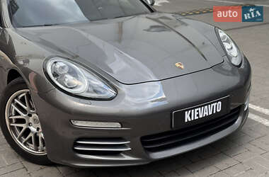 Фастбэк Porsche Panamera 2013 в 