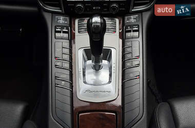 Фастбэк Porsche Panamera 2013 в 