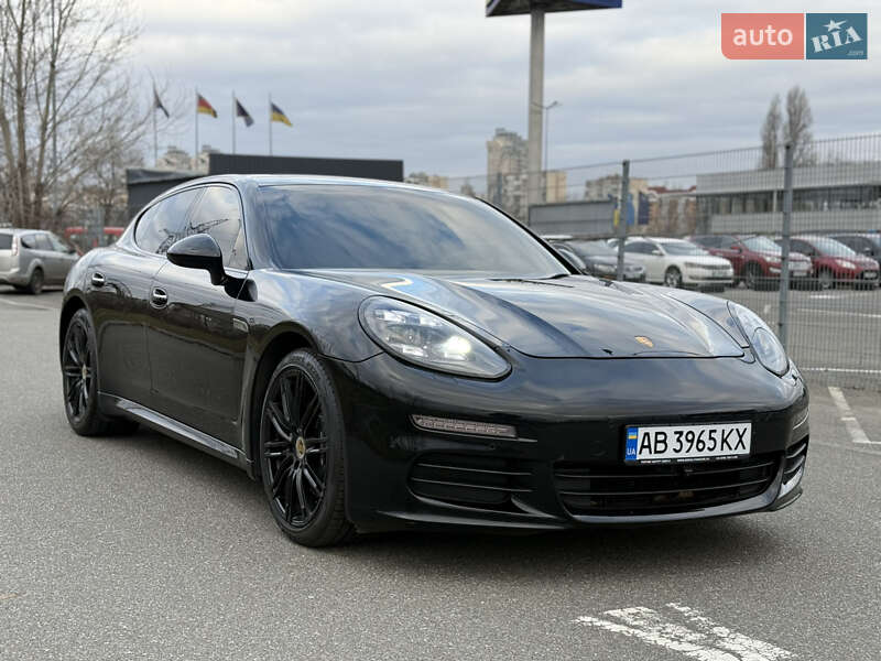Фастбэк Porsche Panamera 2014 в 