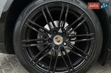 Фастбэк Porsche Panamera 2014 в 