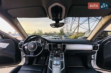 Фастбэк Porsche Panamera 2010 в 