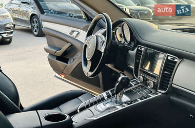Фастбэк Porsche Panamera 2010 в 