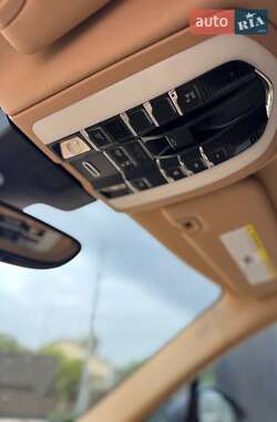 Фастбэк Porsche Panamera 2011 в 