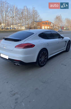 Фастбэк Porsche Panamera 2015 в 