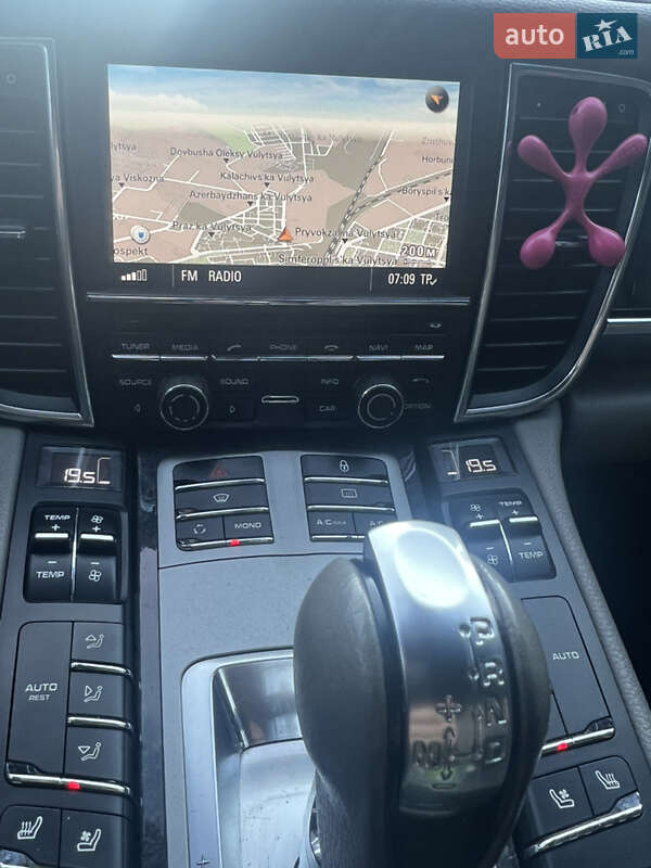 Фастбэк Porsche Panamera 2012 в Киеве фото 2 Фастбэк Porsche Panamera 2012 в Киеве