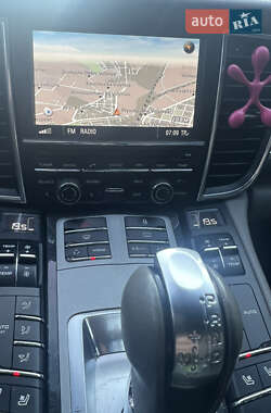 Фастбэк Porsche Panamera 2012 в 