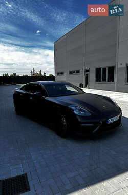 Фастбэк Porsche Panamera 2017 в 