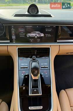 Фастбэк Porsche Panamera 2018 в 