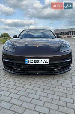 Фастбэк Porsche Panamera 2018 в 