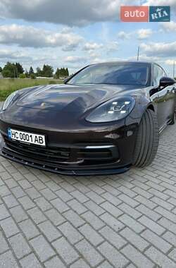 Фастбэк Porsche Panamera 2018 в 