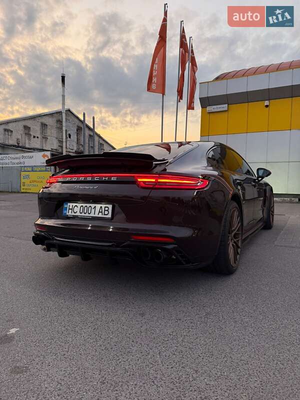 Фастбэк Porsche Panamera 2018 в Львове