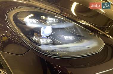 Универсал Porsche Panamera 2018 в 