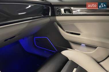 Универсал Porsche Panamera 2018 в 