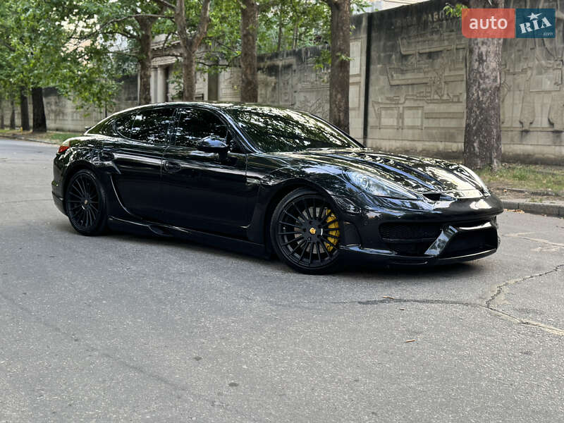 Фастбек Porsche Panamera 2011 в Миколаєві