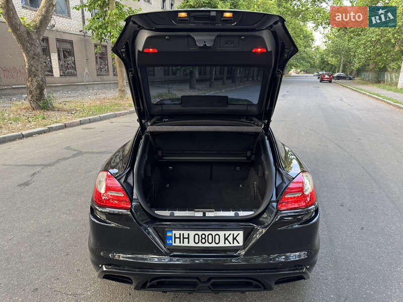 Фастбек Porsche Panamera 2011 в Миколаєві