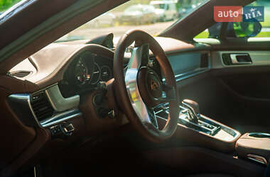 Универсал Porsche Panamera 2018 в 