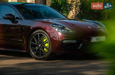 Универсал Porsche Panamera 2018 в 