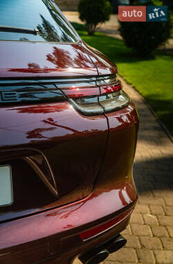 Универсал Porsche Panamera 2018 в 