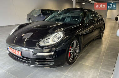 Фастбэк Porsche Panamera 2016 в 