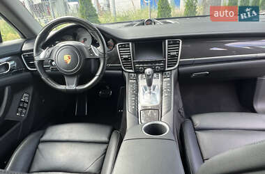 Фастбэк Porsche Panamera 2016 в 