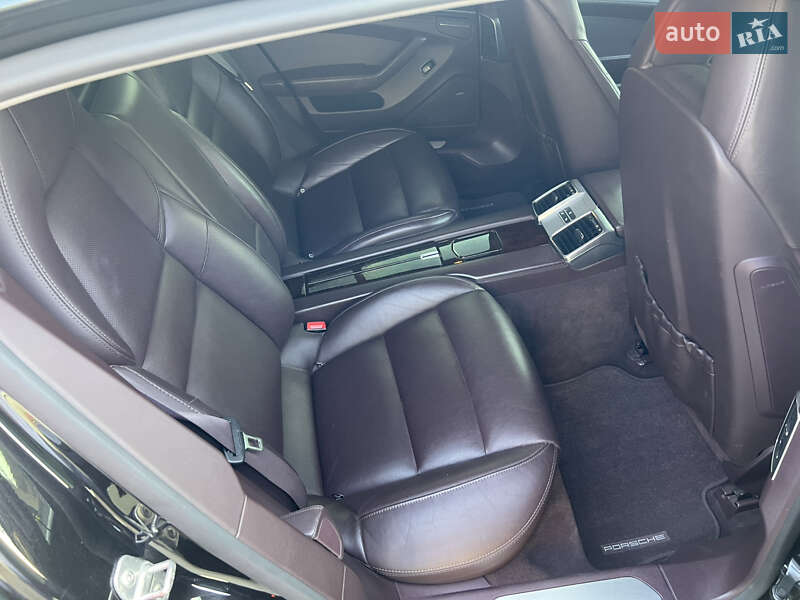 Фастбэк Porsche Panamera 2013 в Виннице фото 18 Фастбэк Porsche Panamera 2013 в Виннице