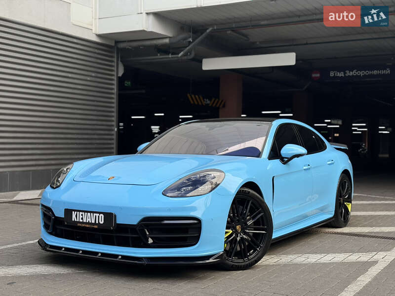 Фастбэк Porsche Panamera 2016 в Киеве
