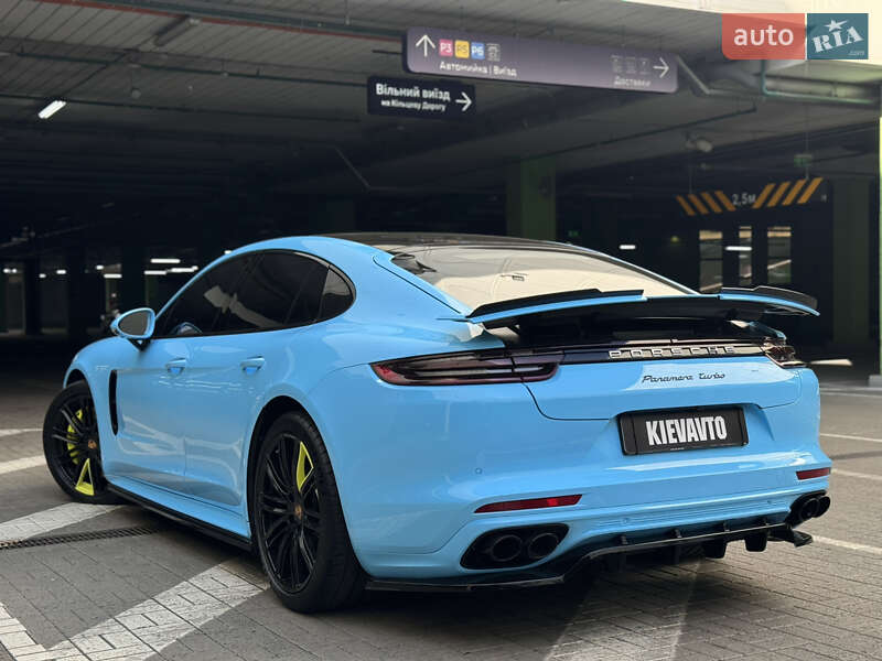 Фастбэк Porsche Panamera 2016 в Киеве