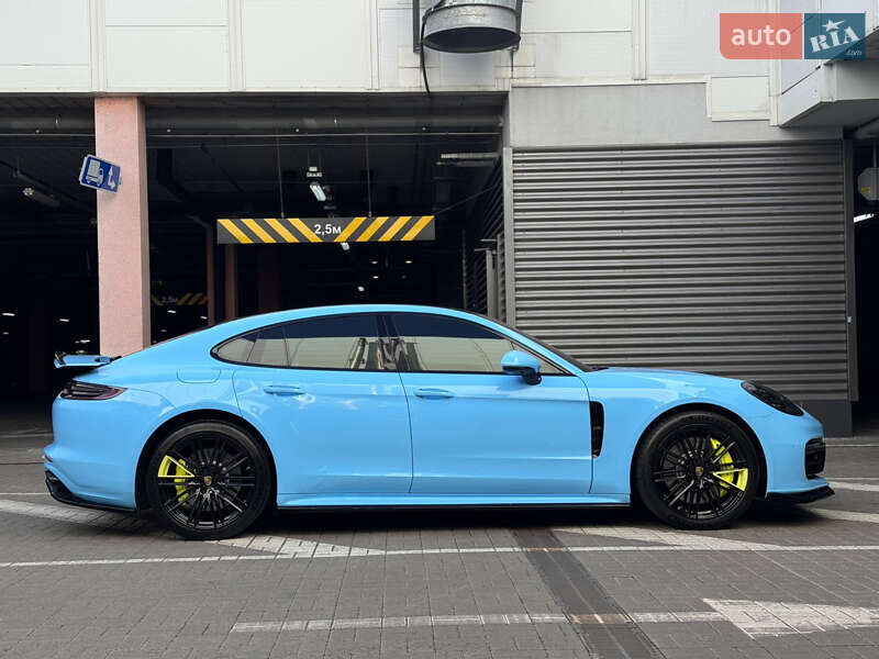 Фастбэк Porsche Panamera 2016 в Киеве