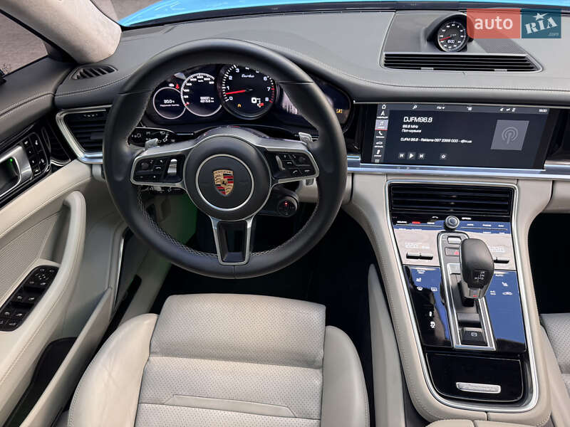 Фастбэк Porsche Panamera 2016 в Киеве
