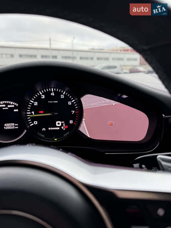 Фастбэк Porsche Panamera 2018 в Киеве