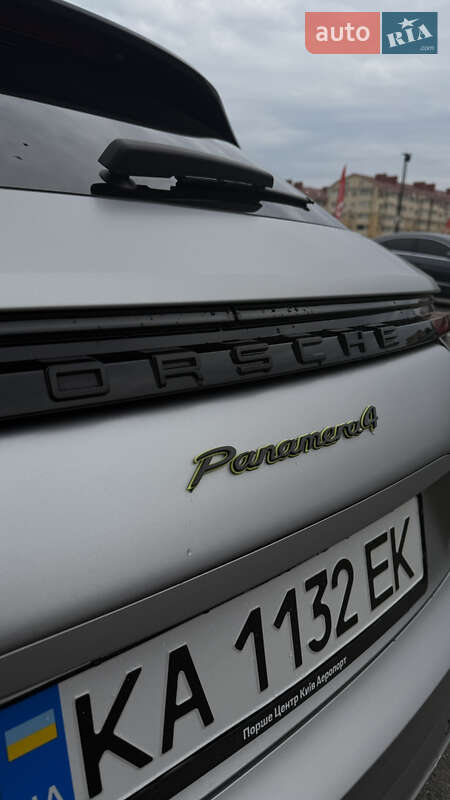 Универсал Porsche Panamera 2018 в Киеве