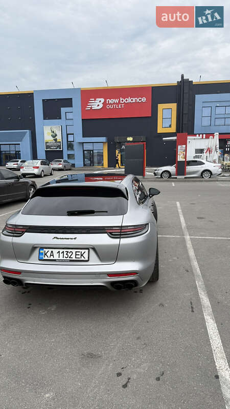 Универсал Porsche Panamera 2018 в Киеве