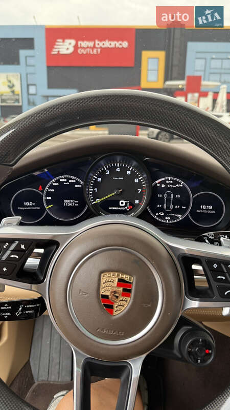 Универсал Porsche Panamera 2018 в Киеве