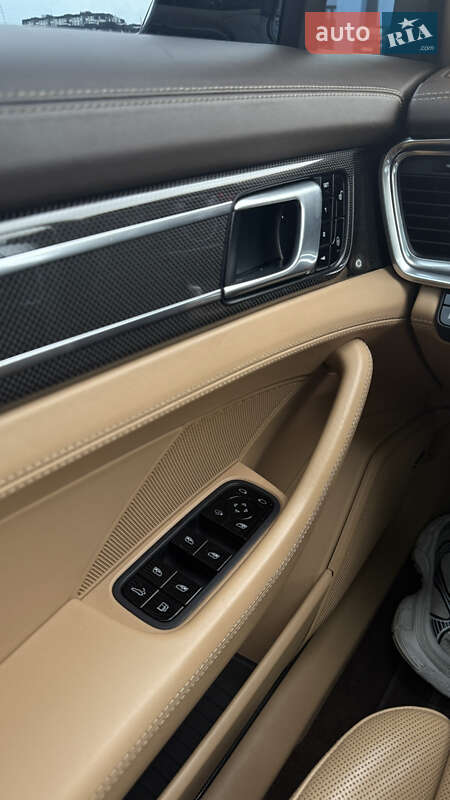 Универсал Porsche Panamera 2018 в Киеве