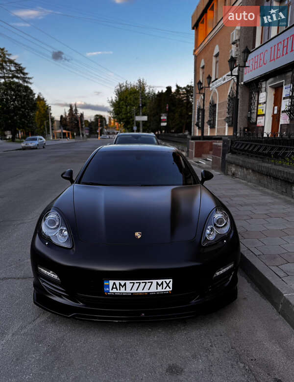 Фастбэк Porsche Panamera 2012 в Киеве