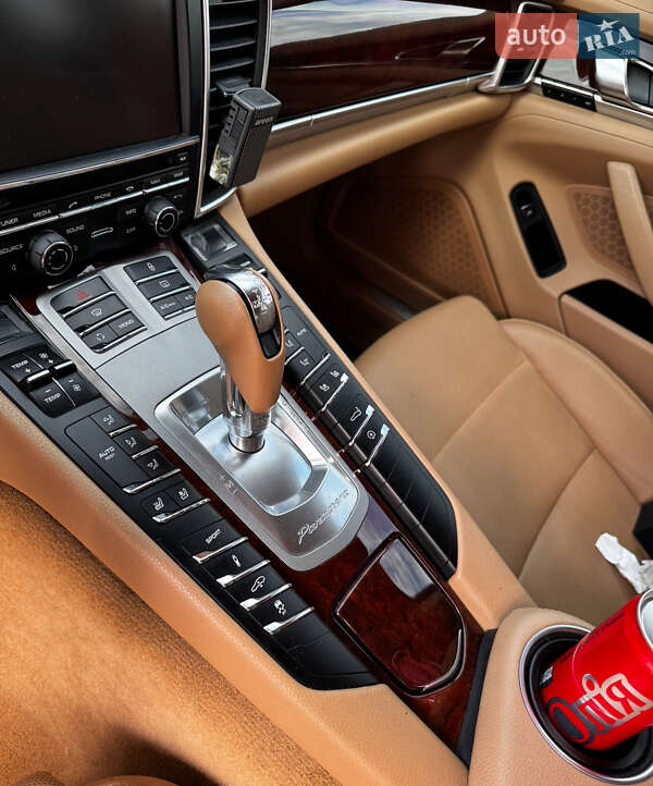 Фастбэк Porsche Panamera 2012 в Киеве