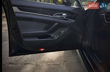 Фастбэк Porsche Panamera 2014 в Одессе