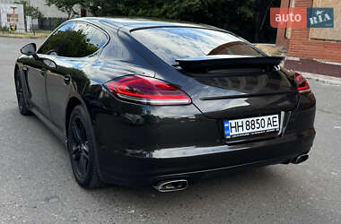 Фастбек Porsche Panamera 2011 в Одесі