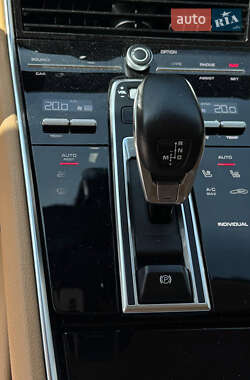 Фастбэк Porsche Panamera 2017 в 